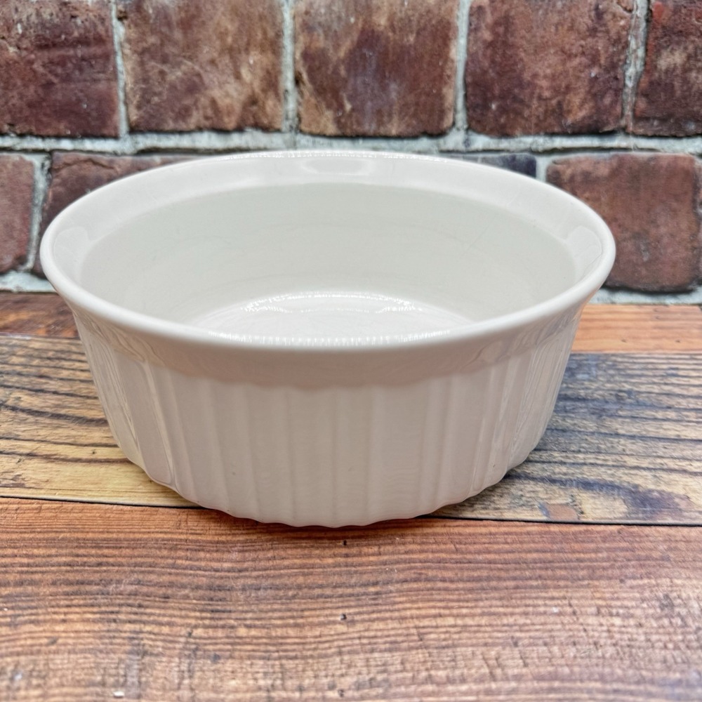 CorningWare French White Stoneware Round Baking Dish 1.5 Qt Oven Microwave Safe
